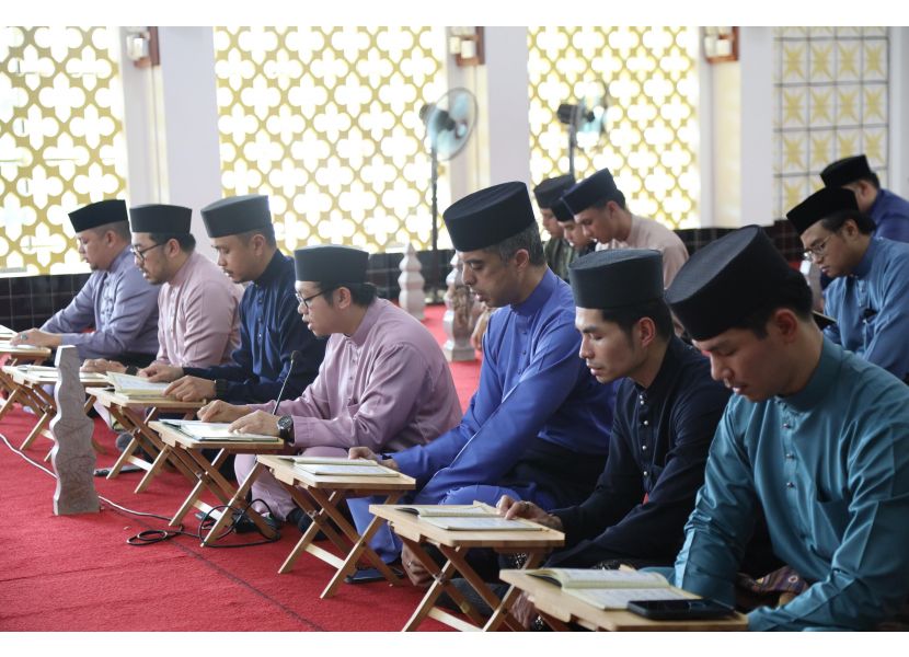 Progresif Sdn Bhd holds Tahlil at Royal Mausoleum