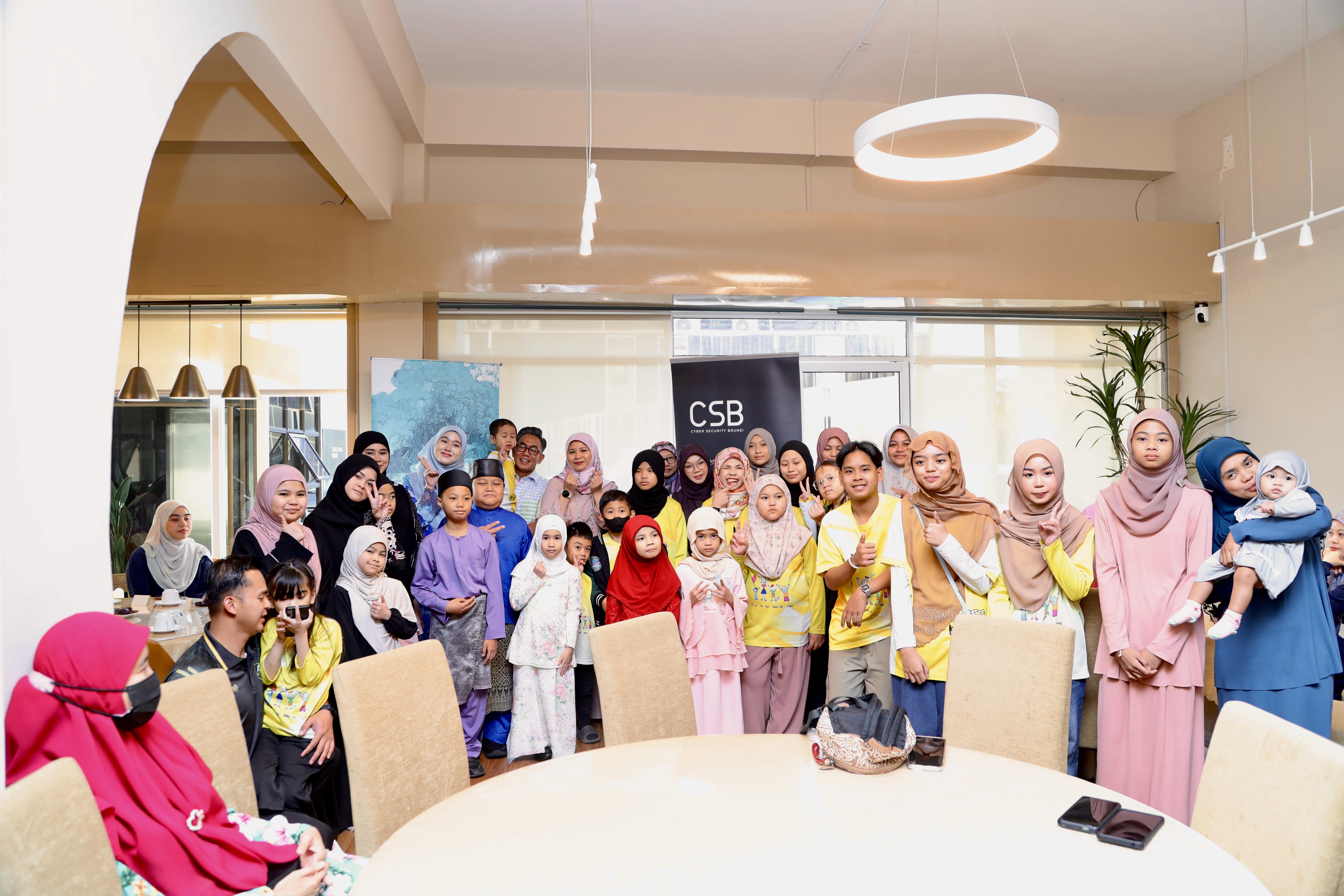 Progresif_and_CSB_sungkai_bersama_with_Anak-anak_Yatim_dan_Yaska